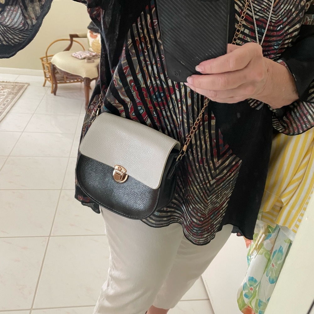 🎁🎄NWOT GREAT Crossbody bag-final